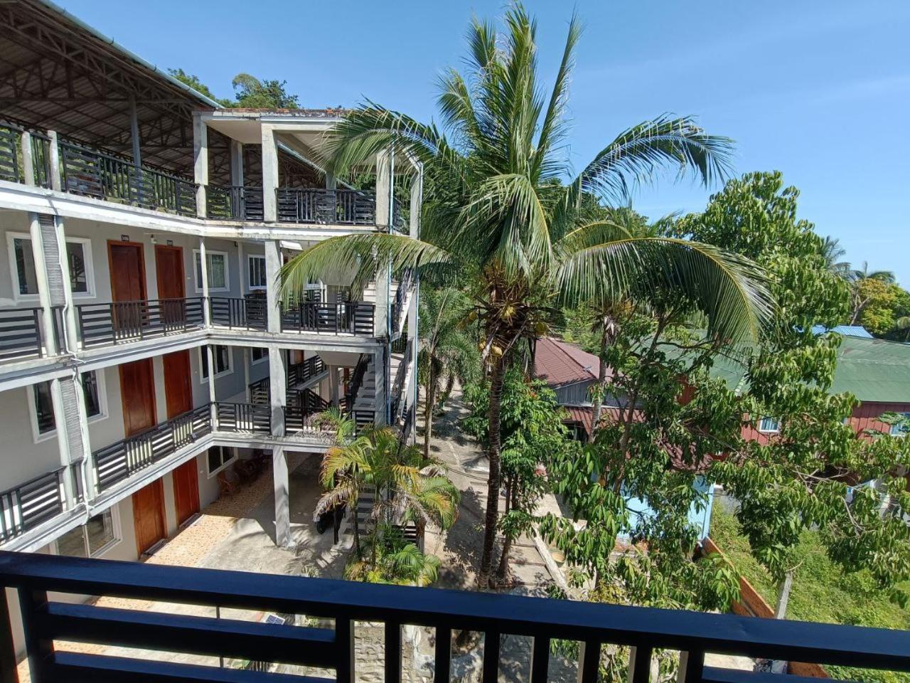 Roomy Guesthouse Kaoh Touch Exterior photo