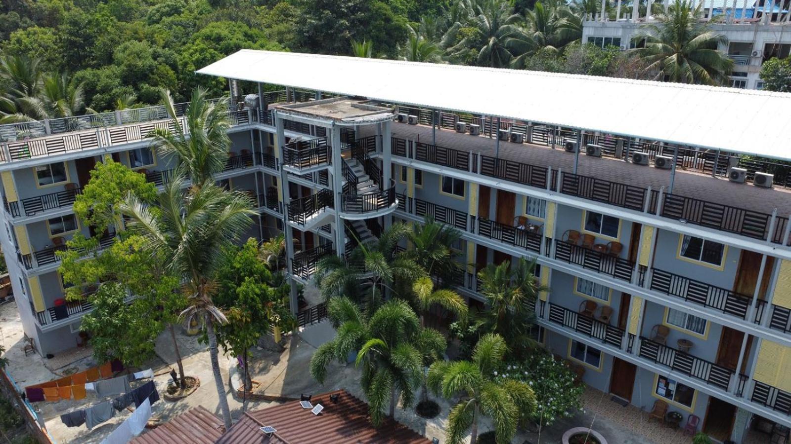 Roomy Guesthouse Kaoh Touch Exterior photo